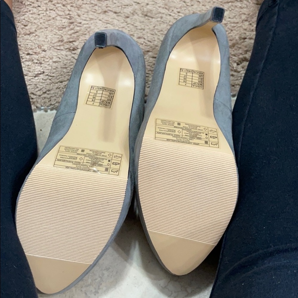 Shoes - Picture 2 of 3